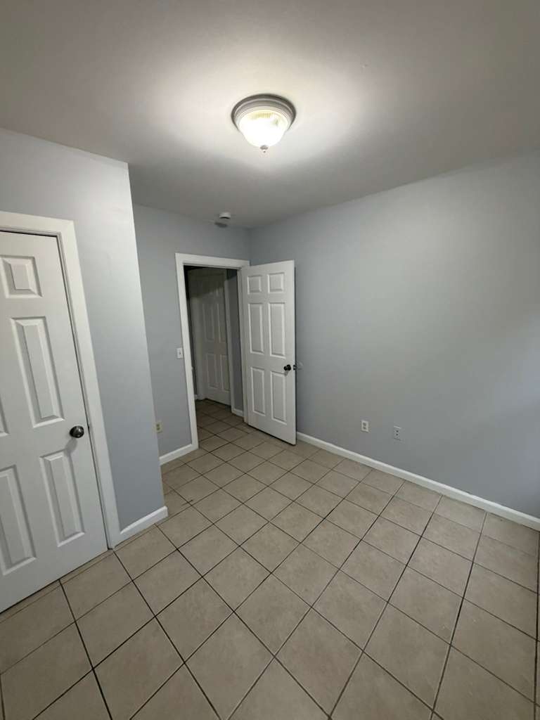 52 Rosa Parks Blv. Apt. 2
