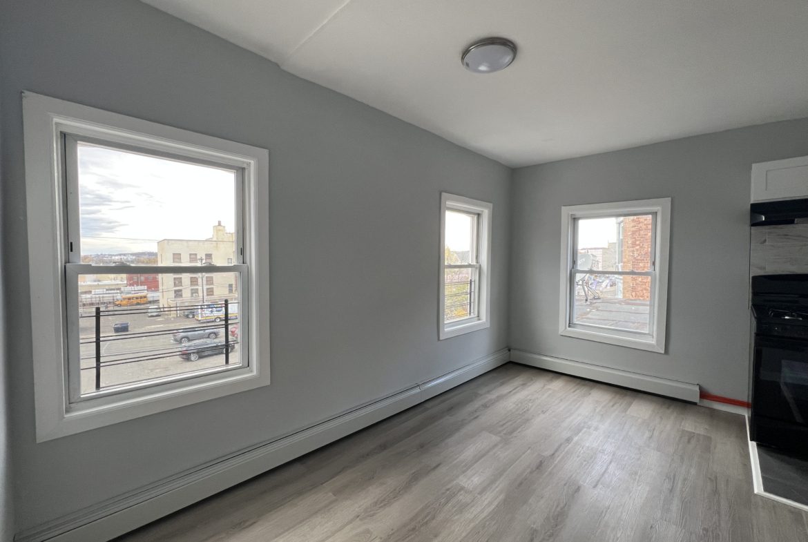 297 Van Houten St. Apt 3R