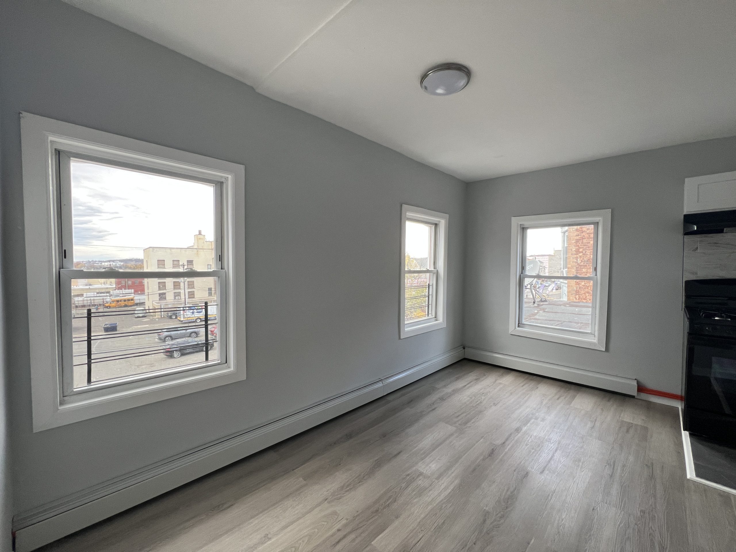 297 Van Houten St. Apt 3R