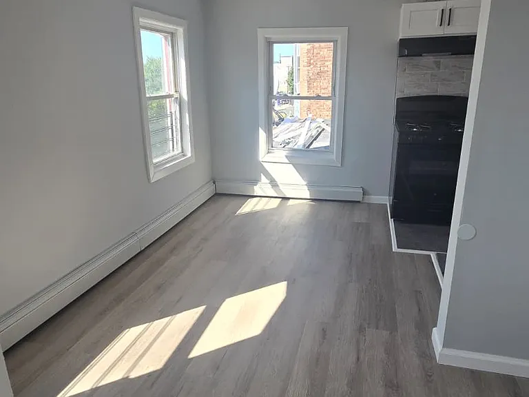 297 Van Houten St. Apt 3R