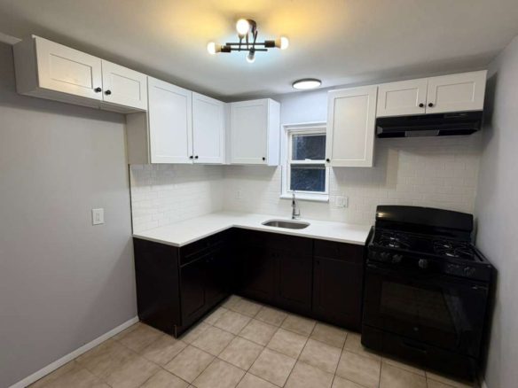 124 Oak St. Apt. 3A