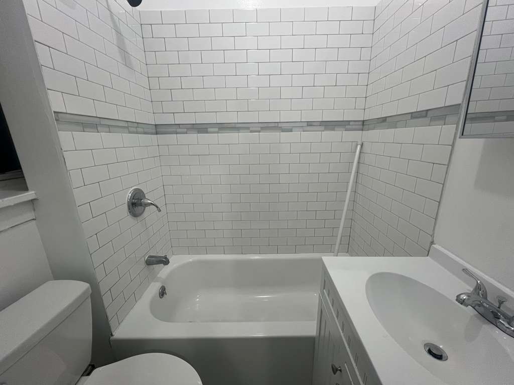274 Vreeland Ave. Apt. V5