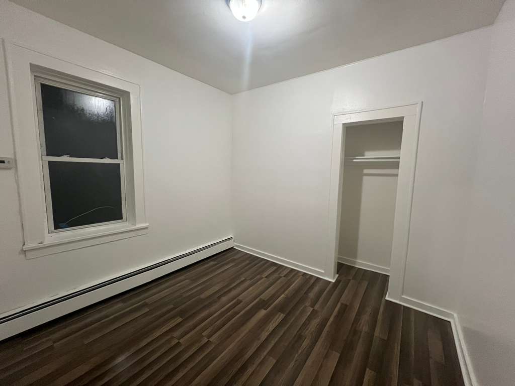 274 Vreeland Ave. Apt. V5