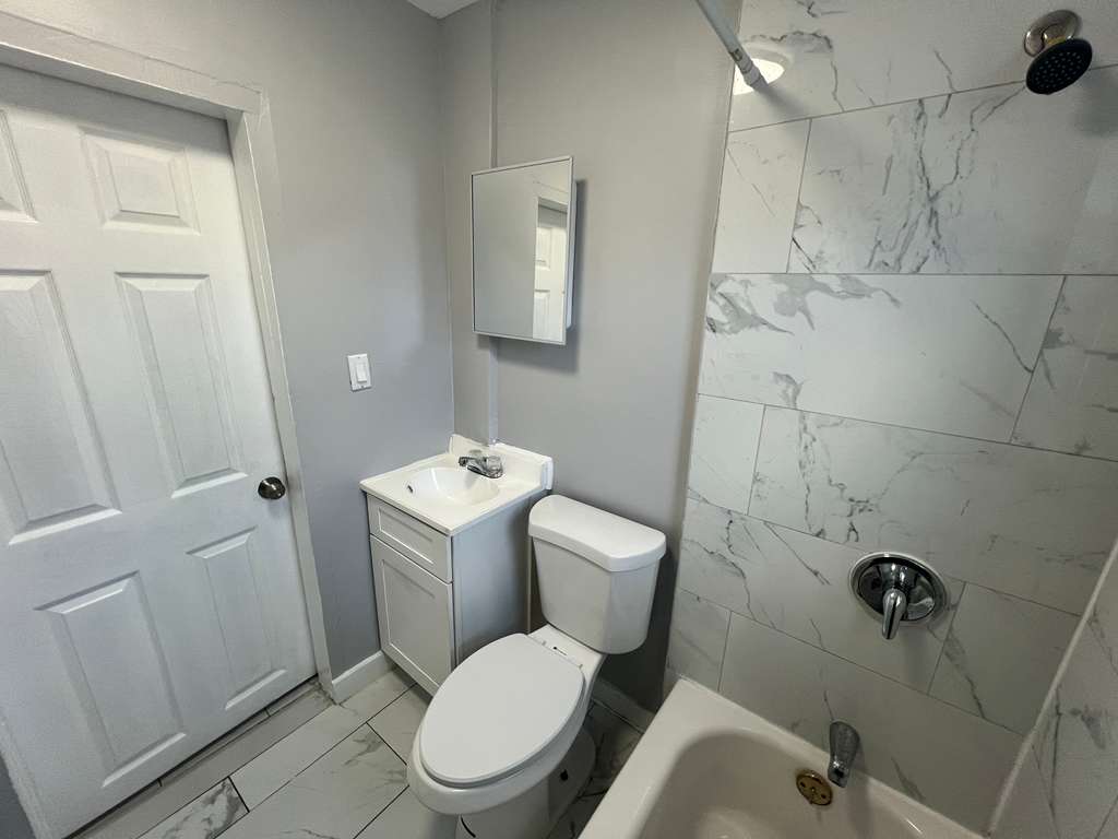 326 Grand St. Apt. 4F