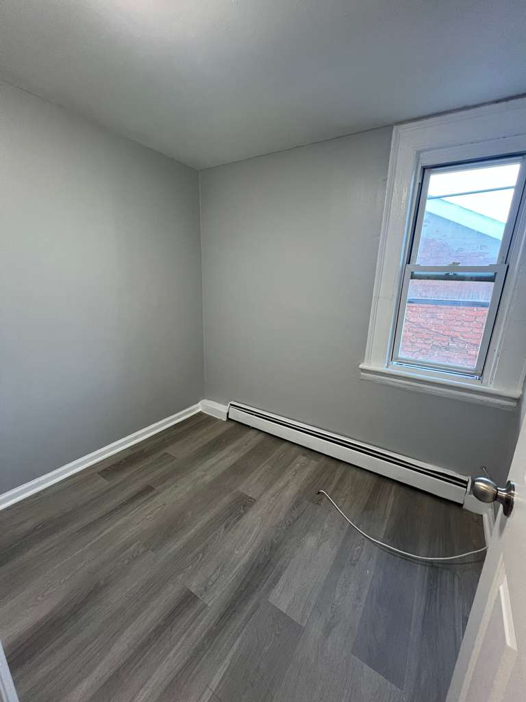 326 Grand St. Apt. 4F
