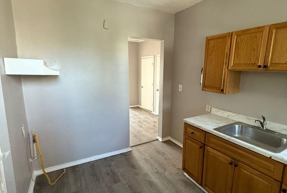353 Fair St. Apt. 4