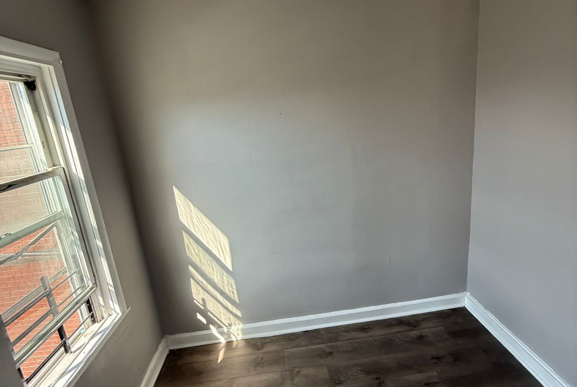 353 Fair St. Apt. 4