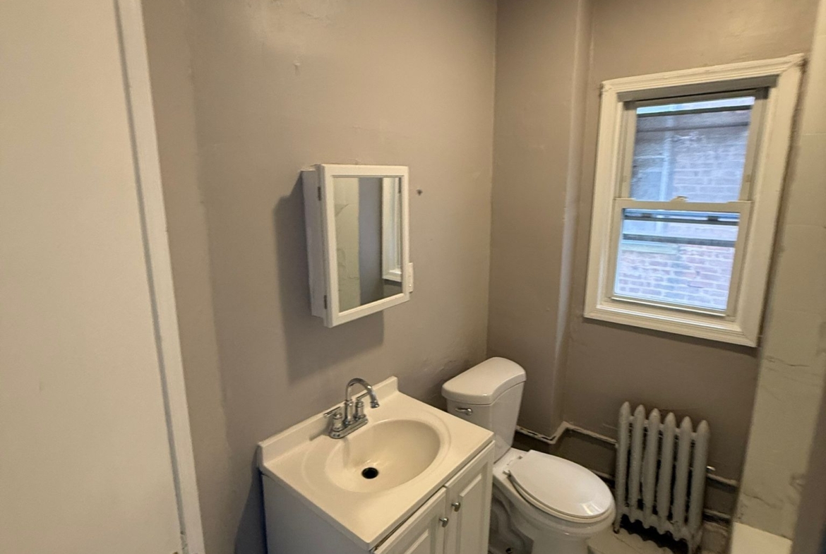 353 Fair St. Apt. 4