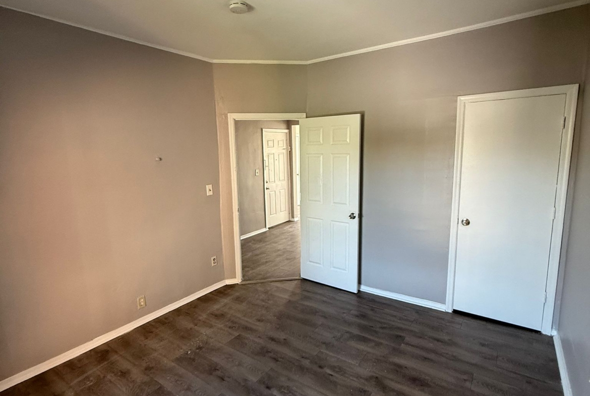 353 Fair St. Apt. 4