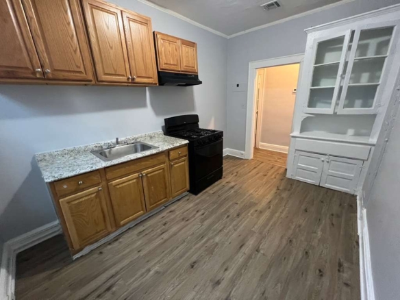 309 Park Ave. Apt. 4C