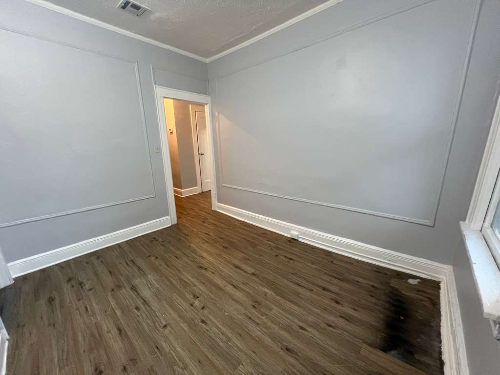 309 Park Ave. Apt. 4C