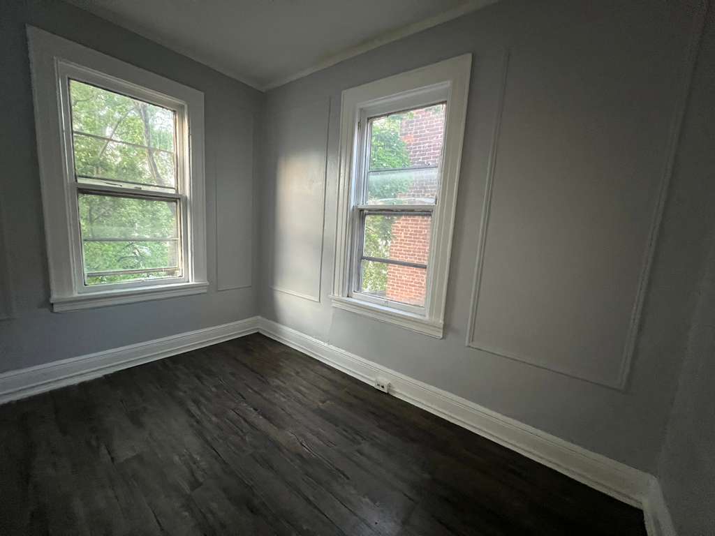309 Park Ave. Apt. 4C