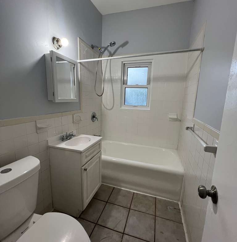 309 Park Ave. Apt. 4C