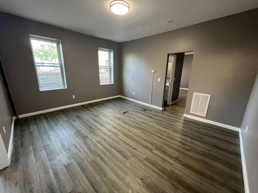 10 40th St. Apt. 5