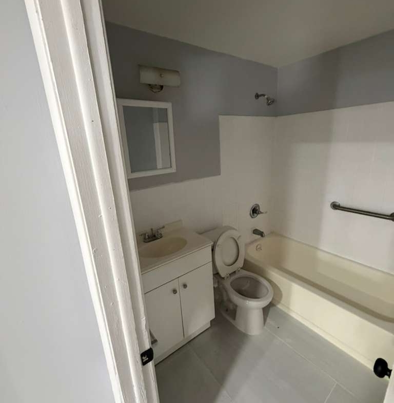 274 Vreeland Ave. Apt. 764