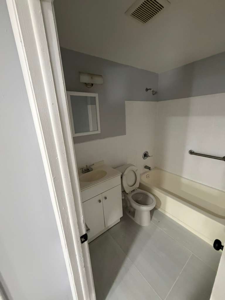 274 Vreeland Ave. Apt. 764