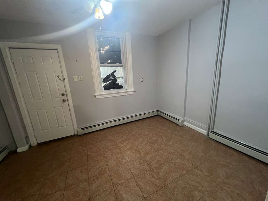 875 Main Ave. Apt.1