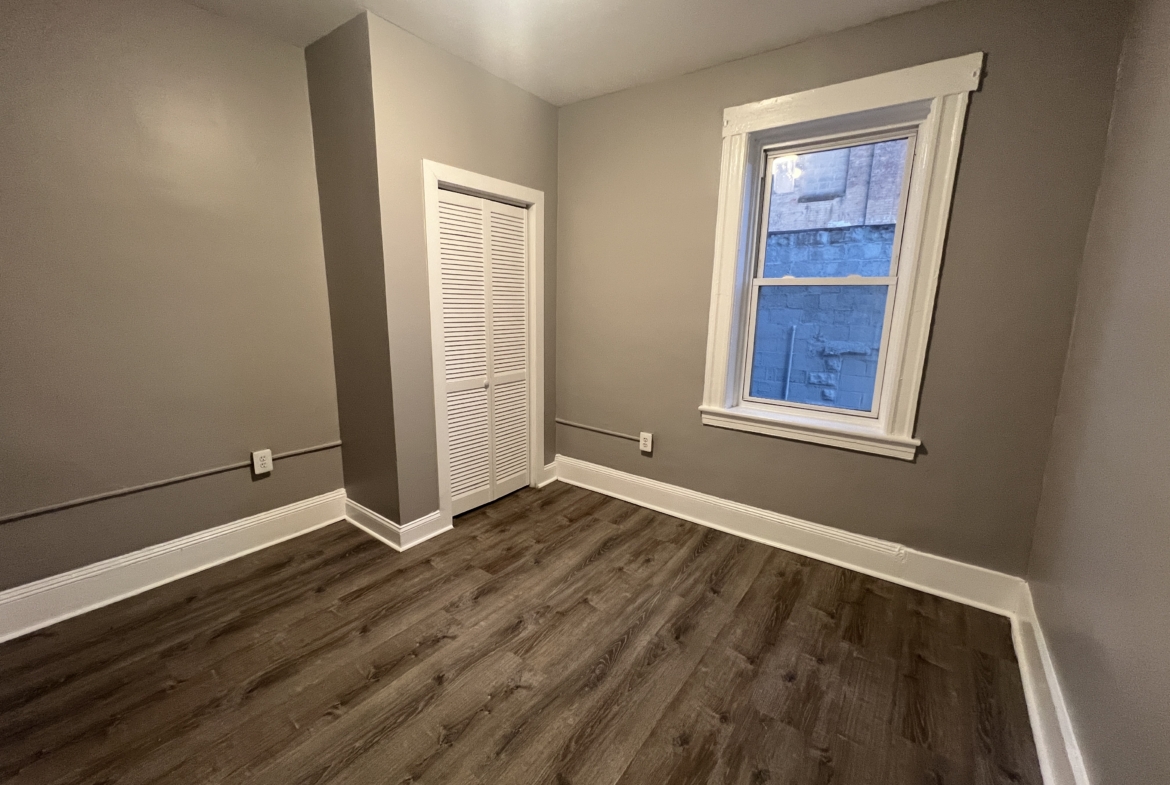 104 Lawrence Apt. 4