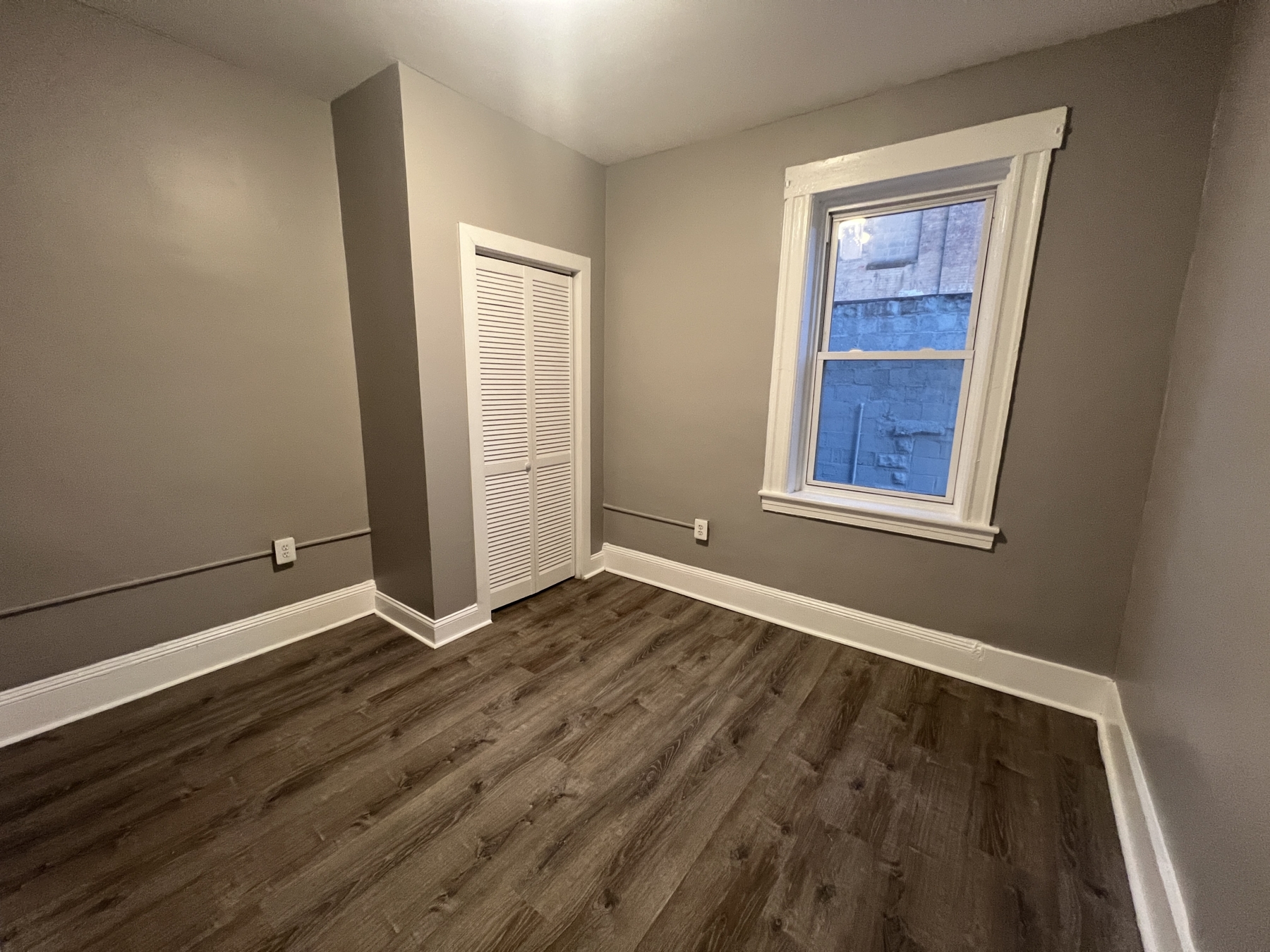 104 Lawrence Apt. 4
