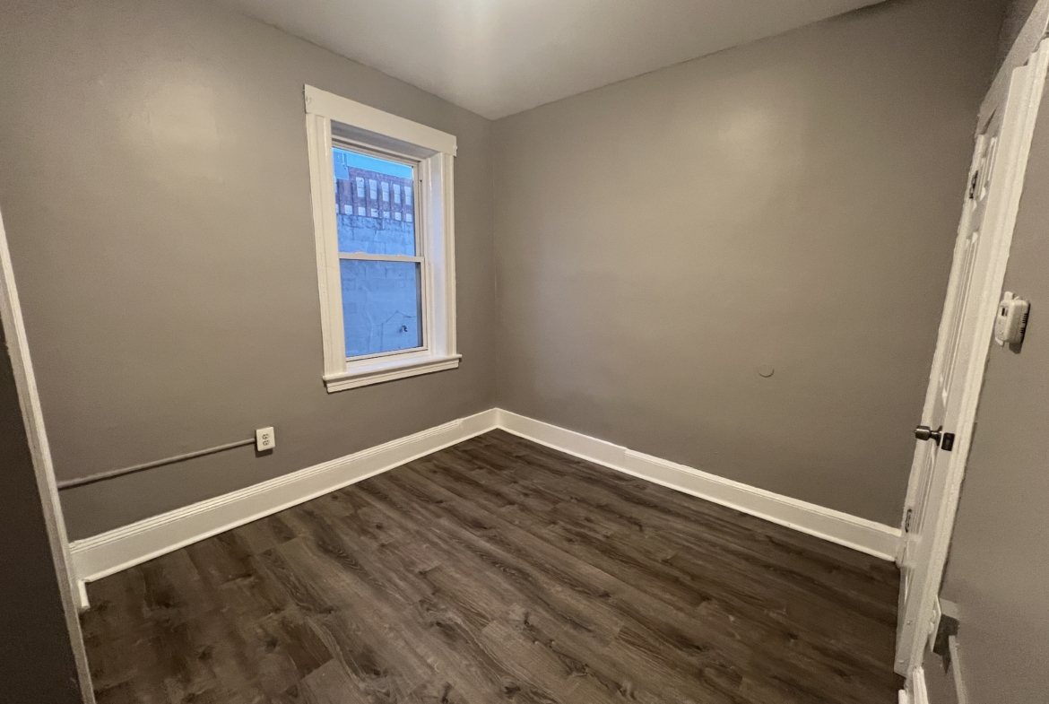 104 Lawrence Apt. 4