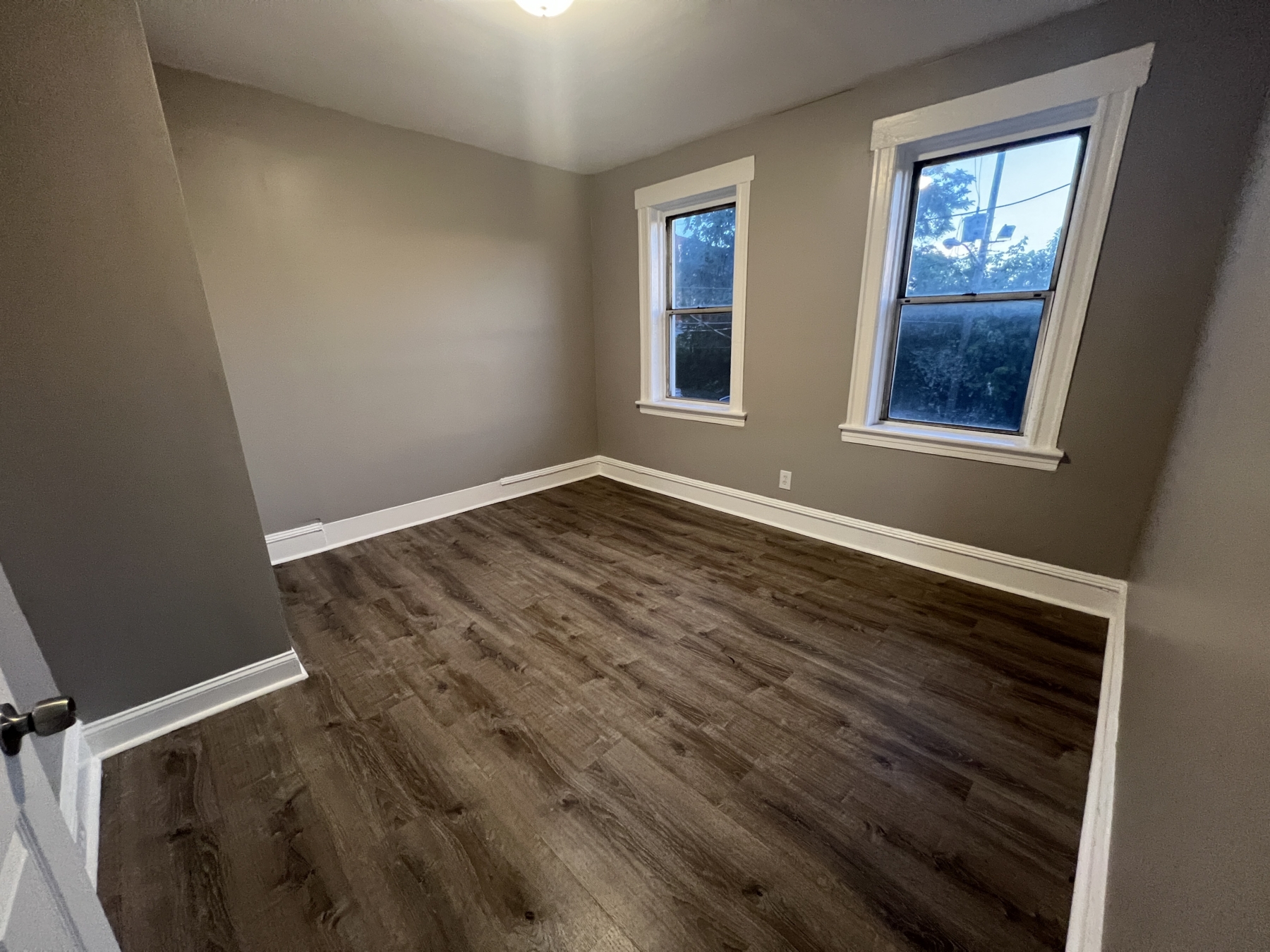 104 Lawrence Apt. 4