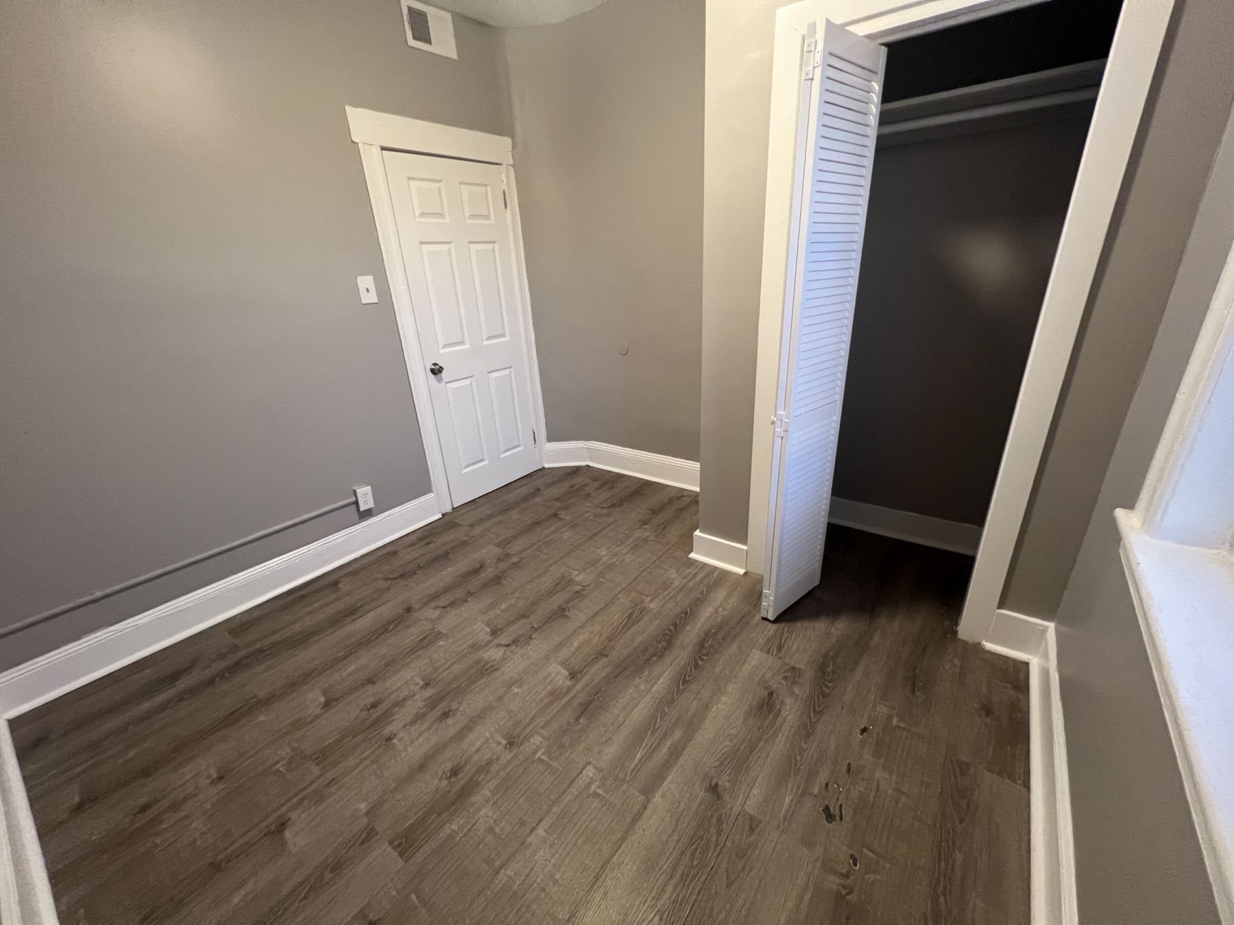 104 Lawrence Apt. 4