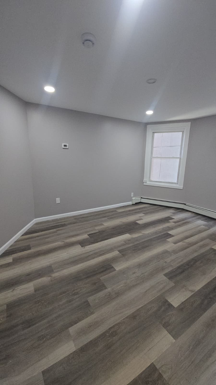 93 Park Ave. Apt. 2R