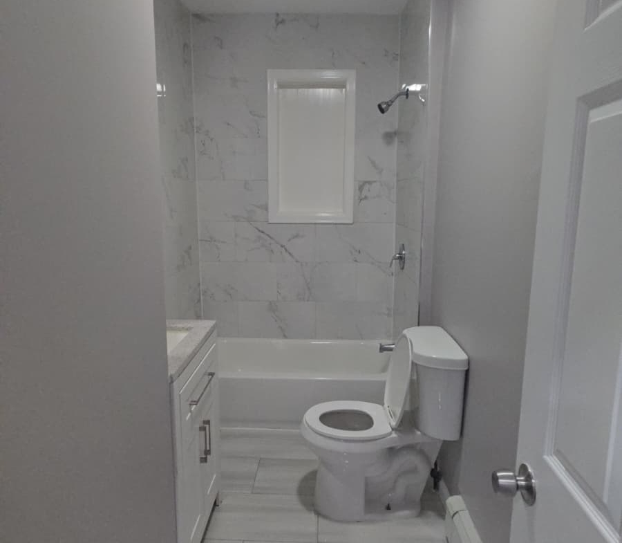 93 Park Ave. Apt. 2R
