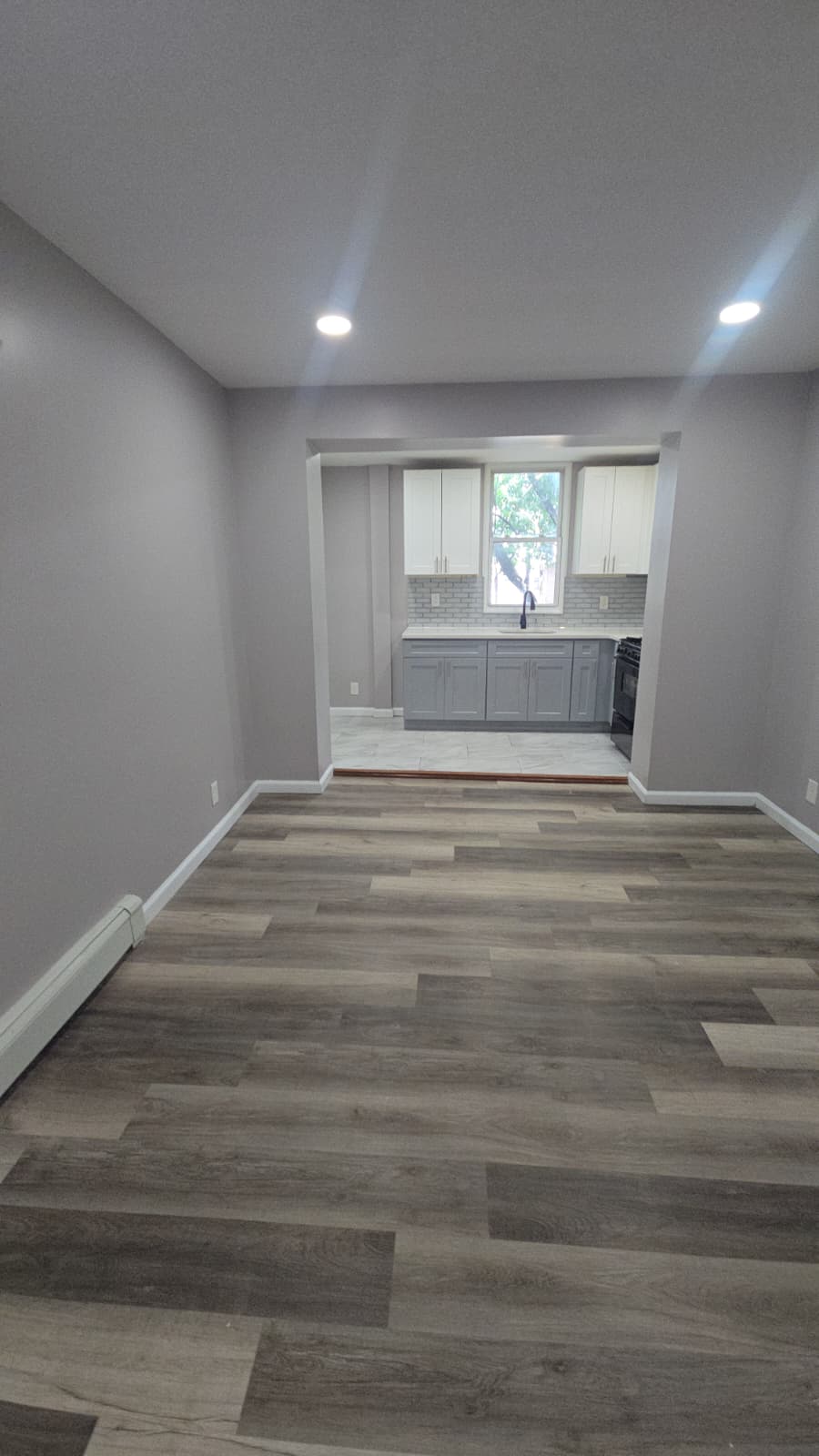 93 Park Ave. Apt. 2R