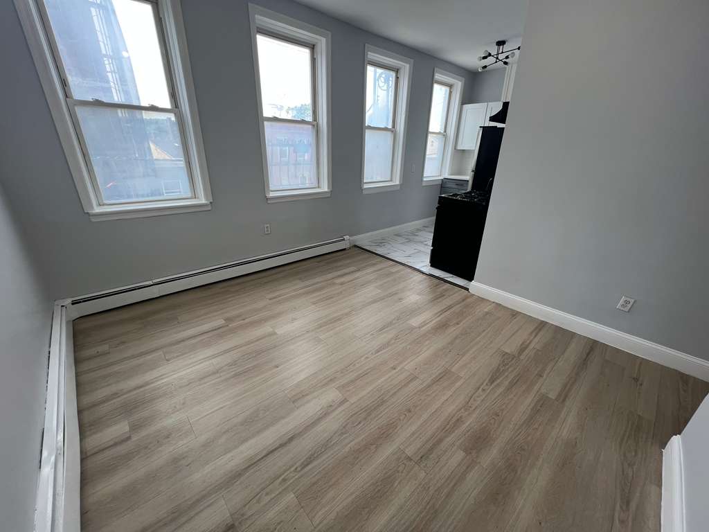 596 River St. Apt. 6