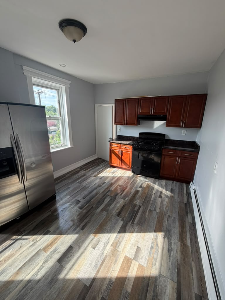 300 Watchung Ave. Apt. 8