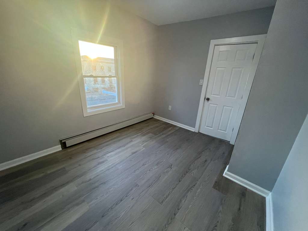 297 Van Houten St. Apt 3R
