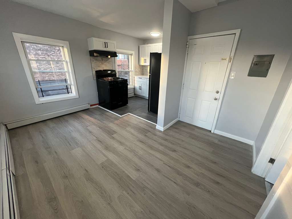 297 Van Houten St. Apt 3R