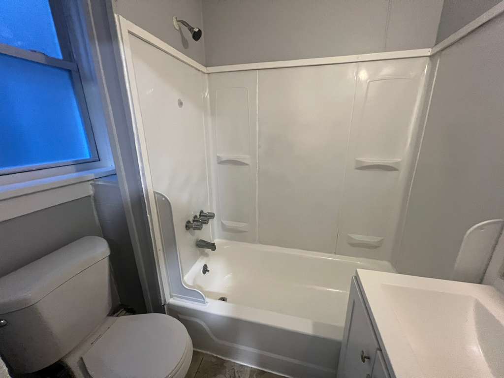 545 E 38th St. Apt. E07