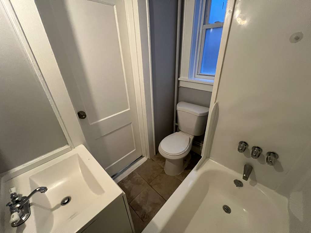 545 E 38th St. Apt. E07