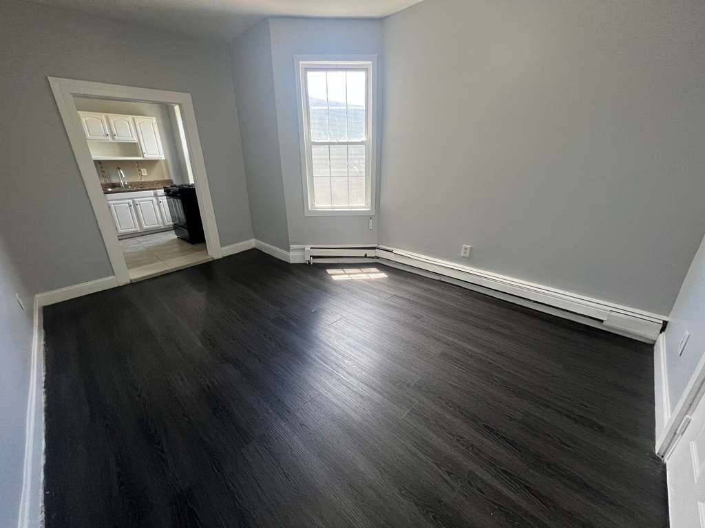 190 Hamilton Ave. Apt. 8
