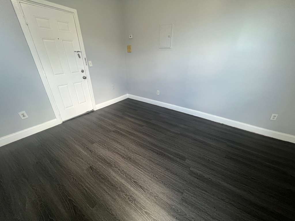 190 Hamilton Ave. Apt. 8