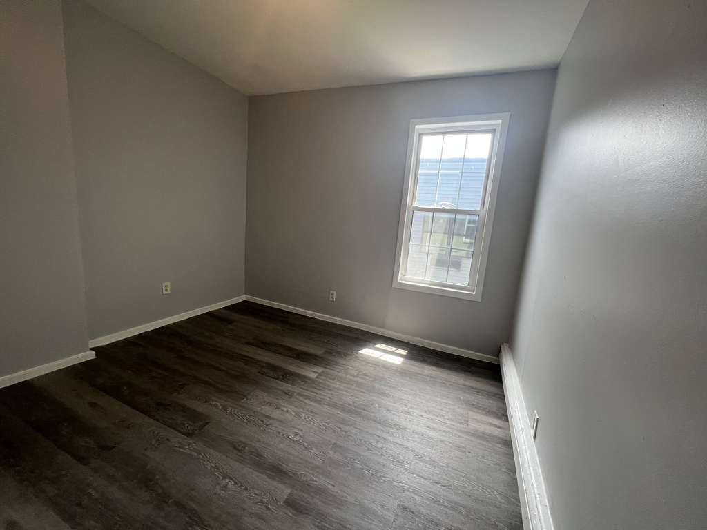 190 Hamilton Ave. Apt. 8