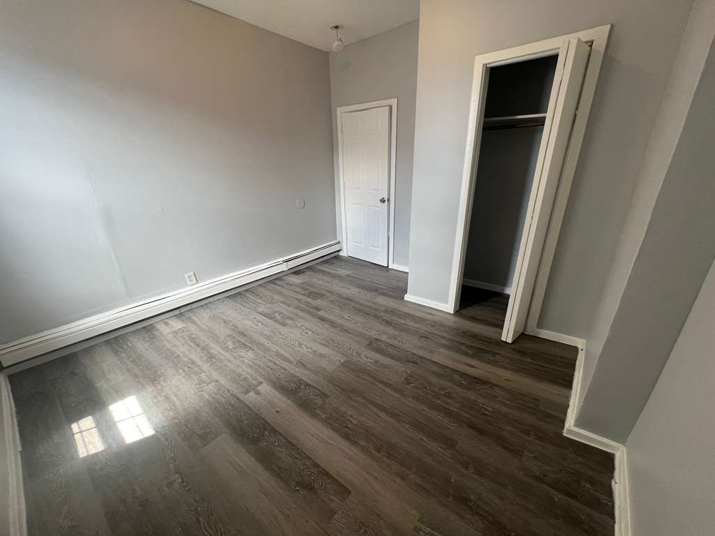 190 Hamilton Ave. Apt. 8