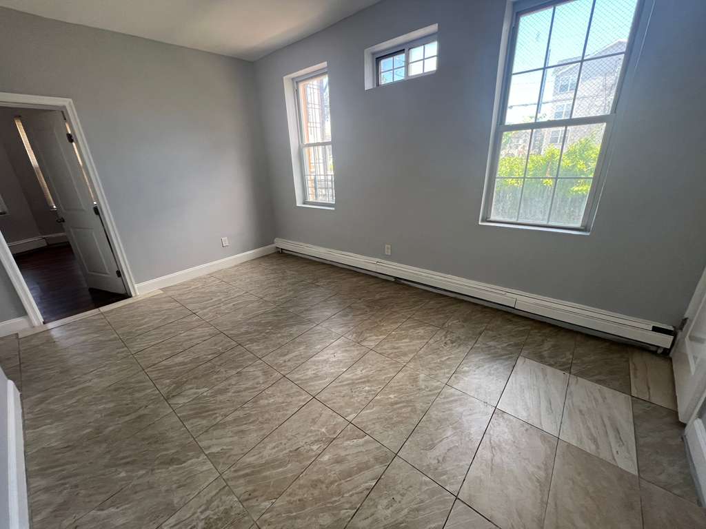 190 Hamilton Ave. Apt. 1