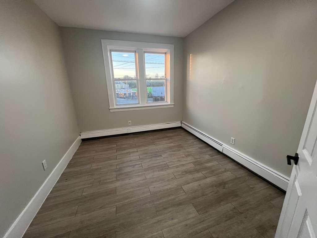 545 E 38th Street Apt. E10