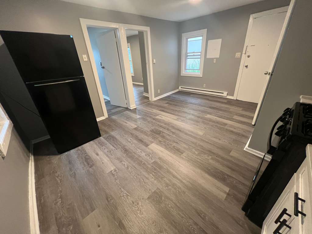 93 Spruce St. Apt. 1R