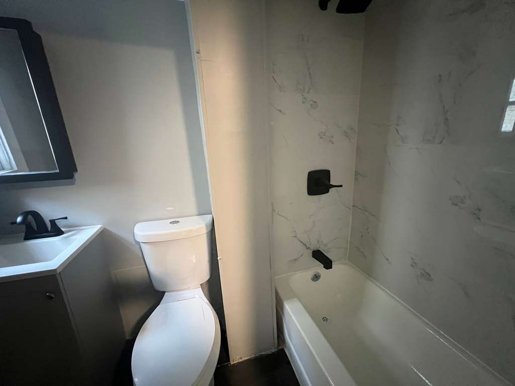 93 Spruce St. Apt. 1R