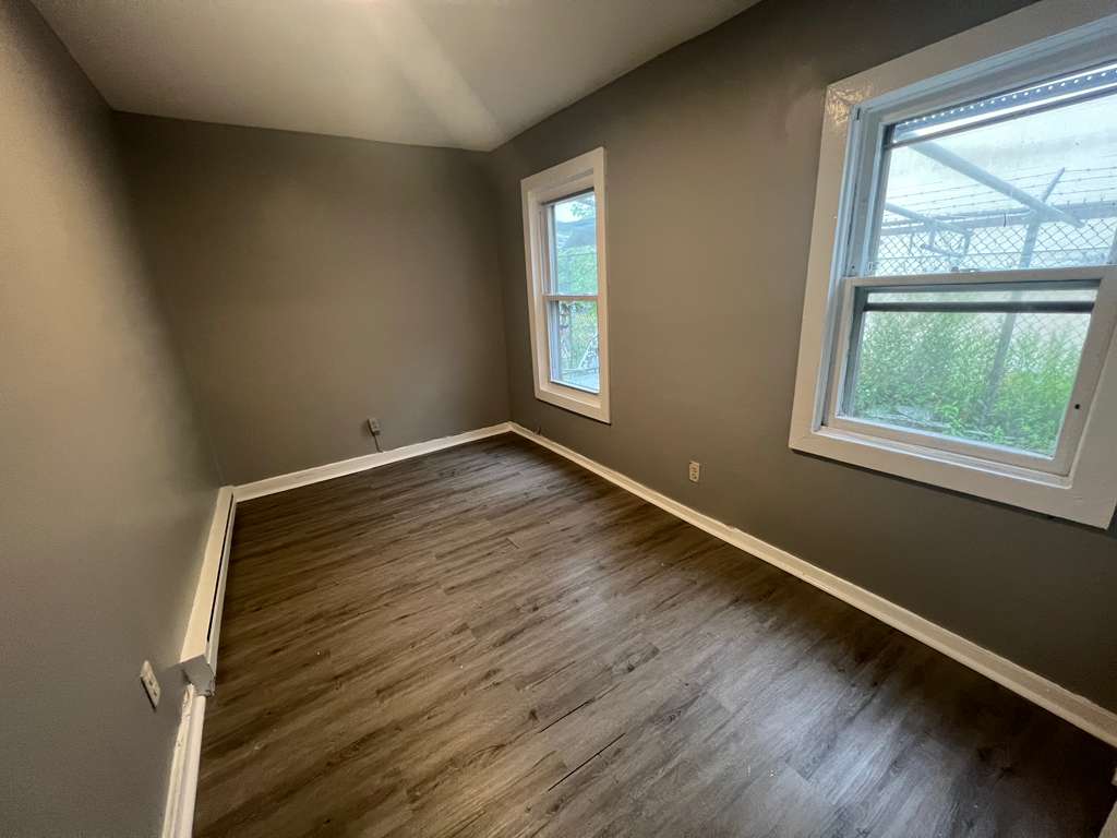 93 Spruce St. Apt. 1R