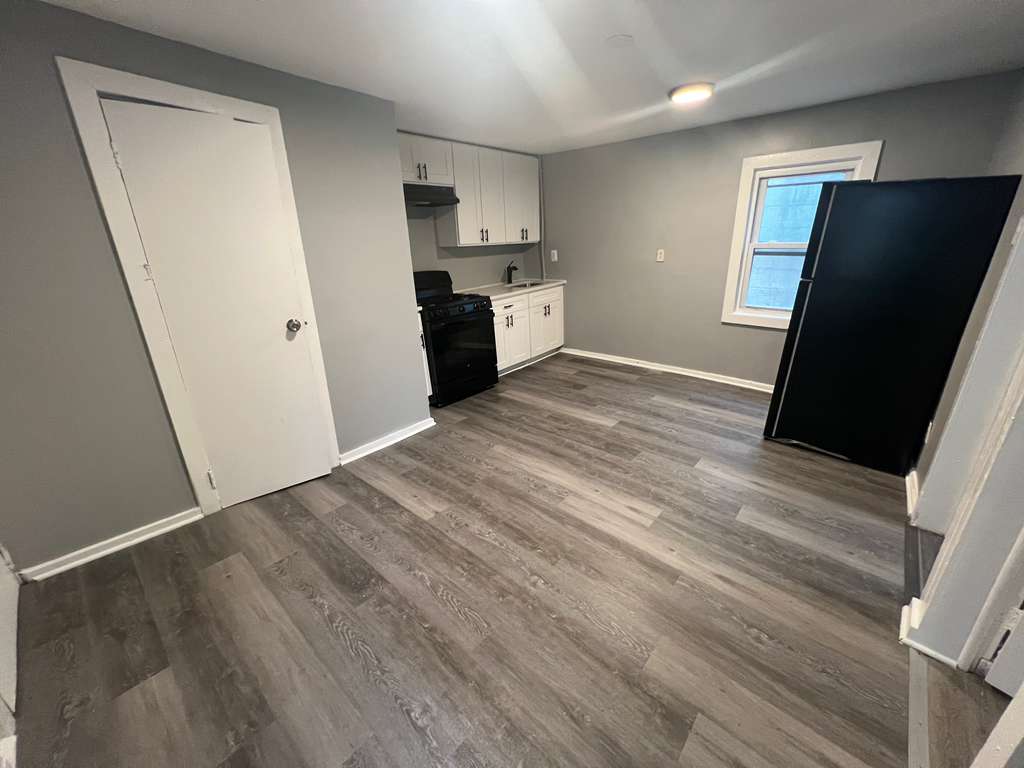 93 Spruce St. Apt. 1R