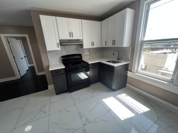 25 Ryle Ave. Apt. 3