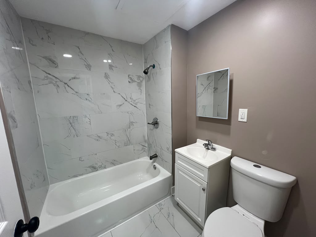 25 Ryle Ave. Apt. 3