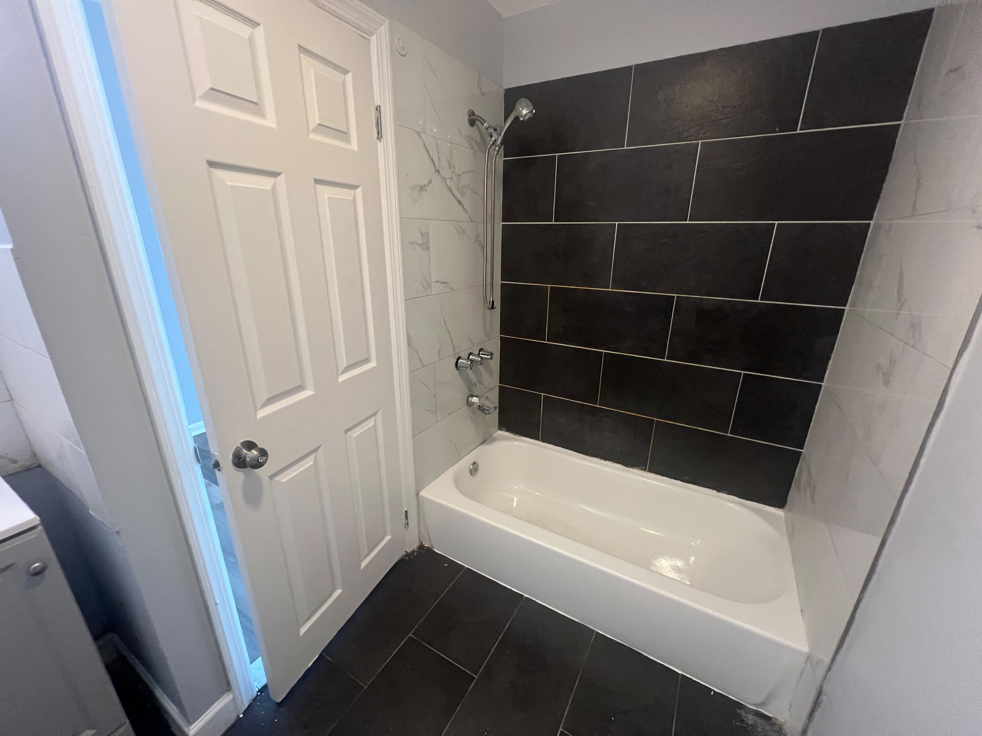 39 North 3rd St. Apt. 1R