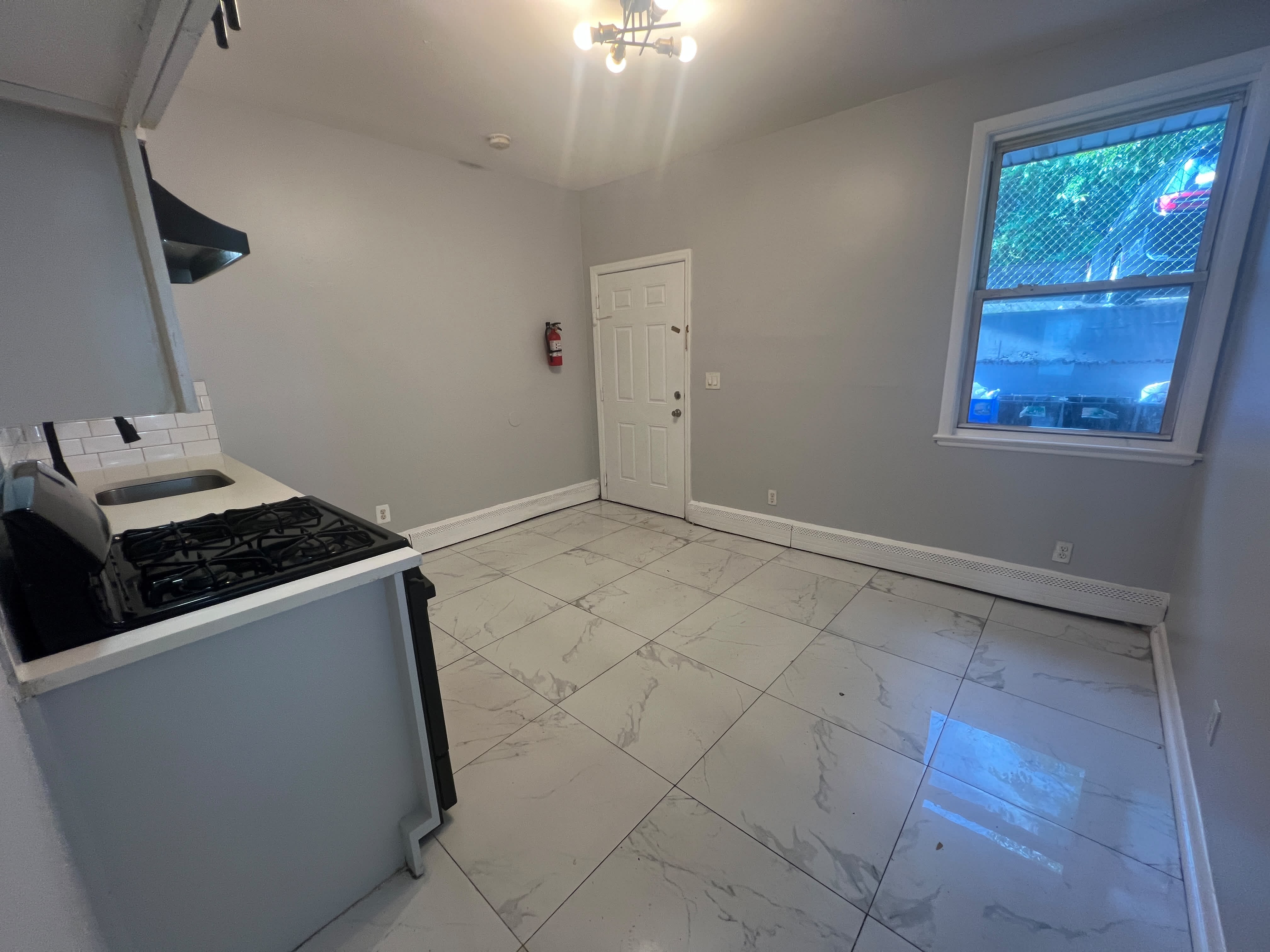 39 North 3rd St. Apt. 1R