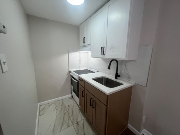 5 Straight St. Apt. 2